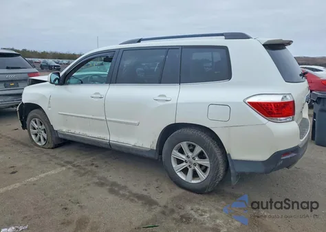 2012 Toyota Highlander Base z USA, uszkodzony, nr VIN 5TDBK3EH7CS140647